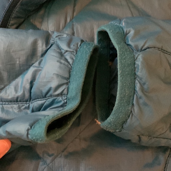 Turquoise the north face light puffer jacket size medium - Picture 5 of 6